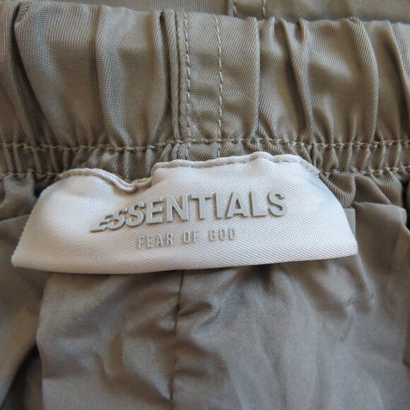ESSENTIALS FEAR OF GOD Straight Leg Logo Appliquéd Shell Drawstring Shorts Khaki - Picture 13 of 16